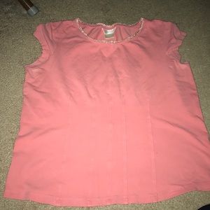 Women’s pink shirt